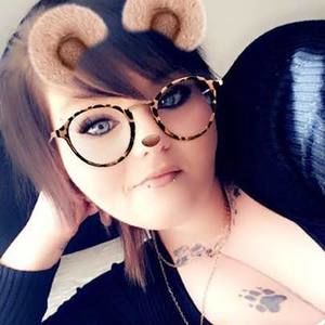 Meet your Posher, Carla